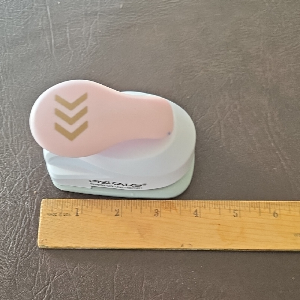 Fiskars Pink and White Craft Punch